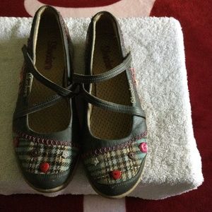 Skechers shoes